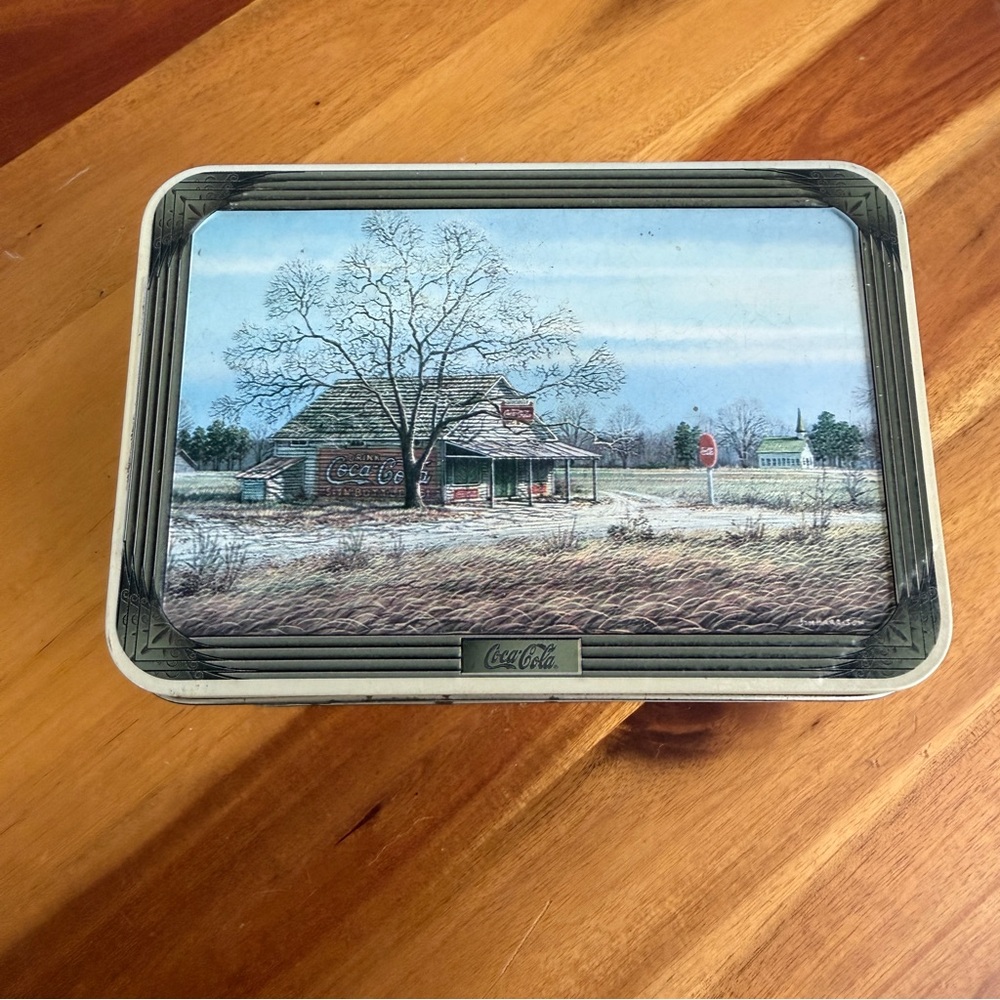 Coca Cola 2002 hinged lid metal tin vintage